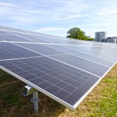 7700 panneaux solaires