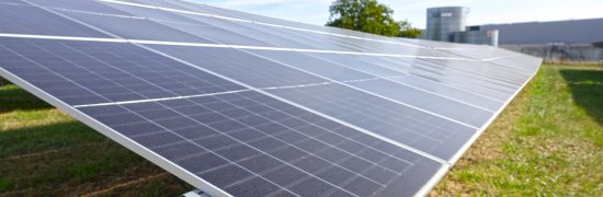 7700 panneaux solaires
