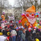 vittel|carnaval|foule|lutin|troll