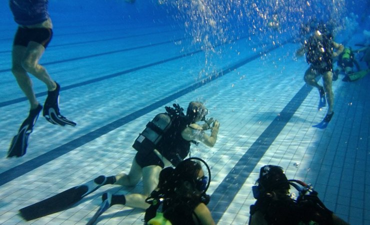 Plongée sportive en piscine