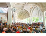 Festival de chant choral sous la galerie thermale © Jean-Jacques DALIA - ville de Vittel
